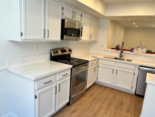 Kitchen - 3444 Mission Mesa Way