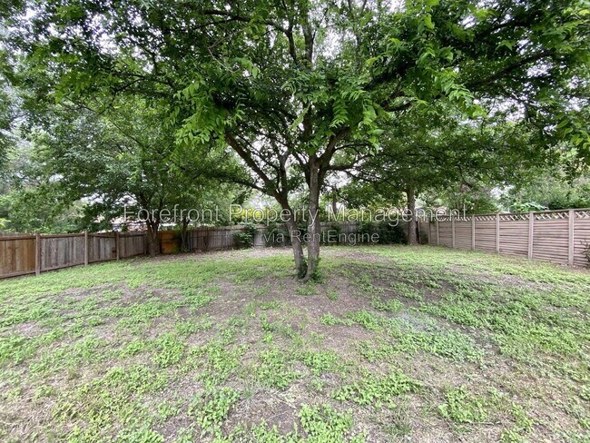 Building Photo - 4331 Avenida Prima St