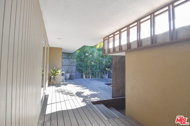 Building Photo - 8895 Appian Way