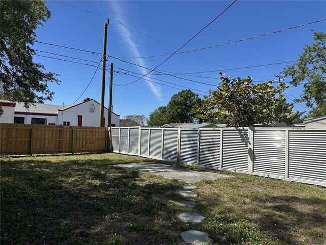 Building Photo - 3750 4th Ave N