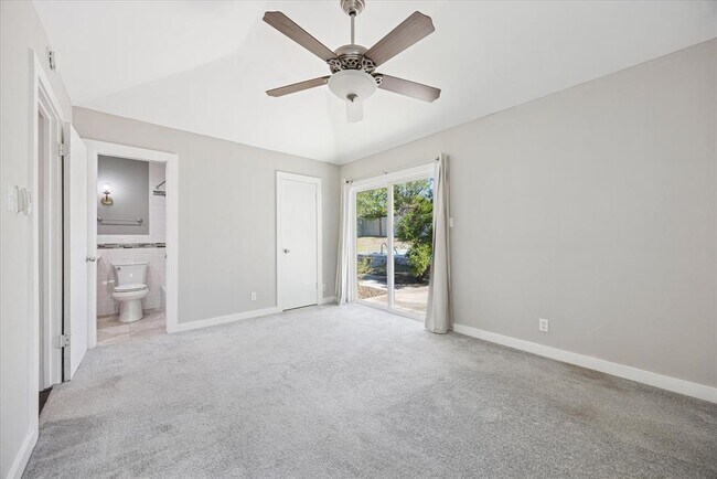 Building Photo - 9711 Marlborough Dr