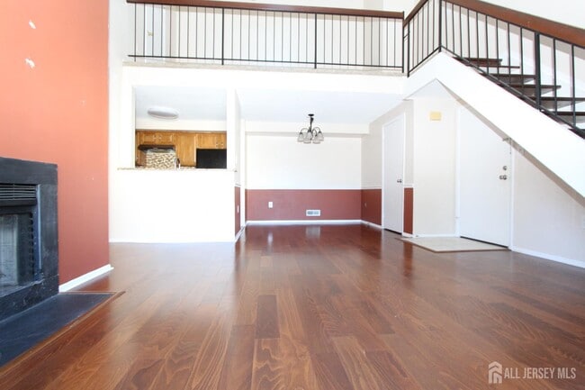 Building Photo - 2202 Aspen Dr