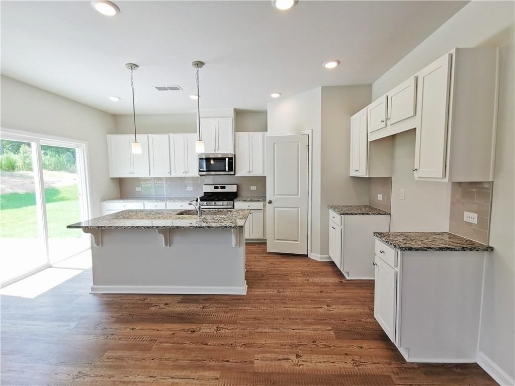 Building Photo - 154 Green Love Ln