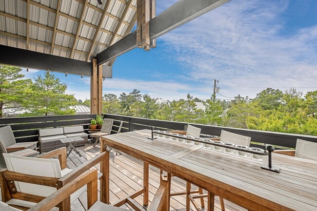 Building Photo - 45 Pine Knoll