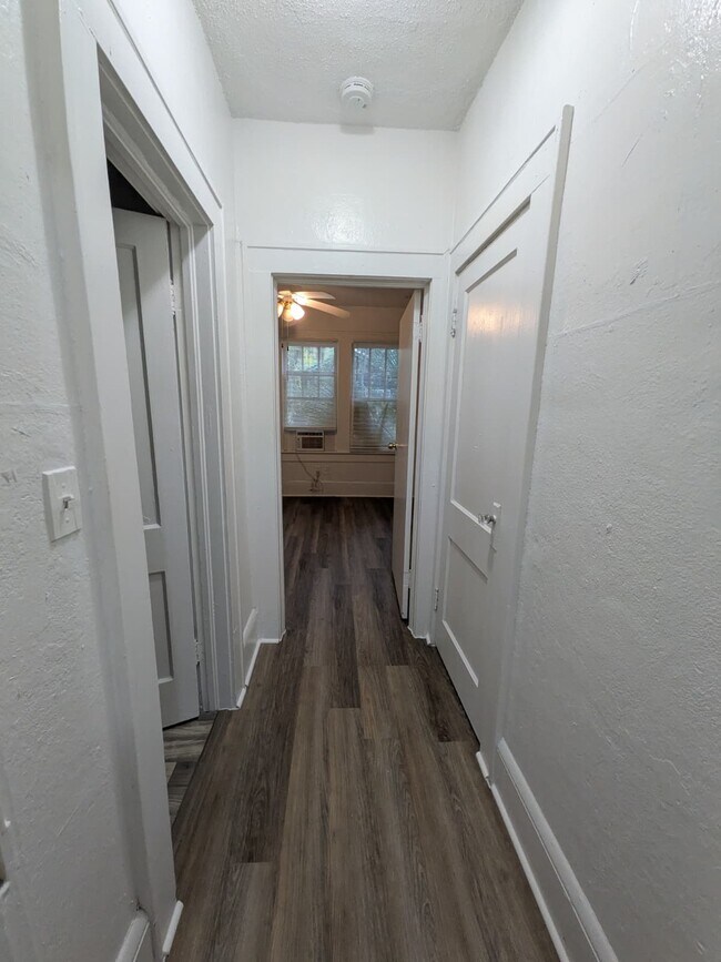 Building Photo - 516 Linwood Ave