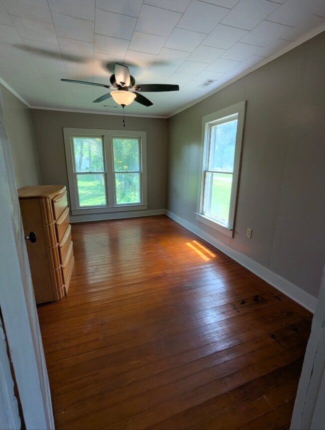 Building Photo - 210 Tatertown Rd