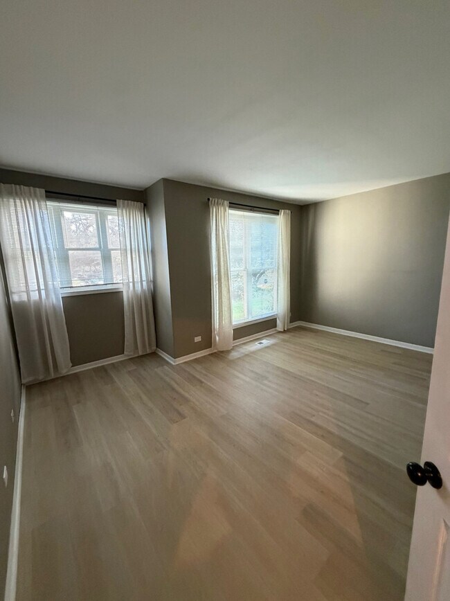 Building Photo - 1216 Tennyson Ln