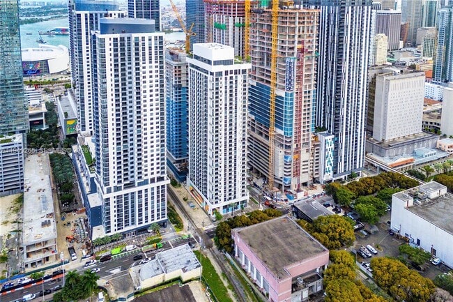 Building Photo - 11 NE 6th St