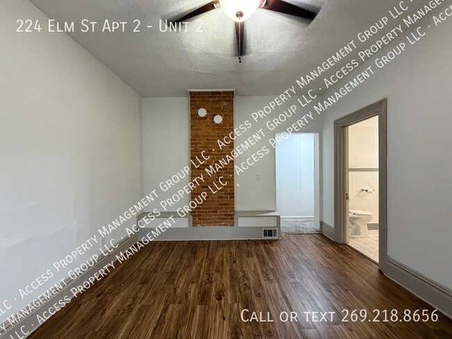 Building Photo - 224 Elm St