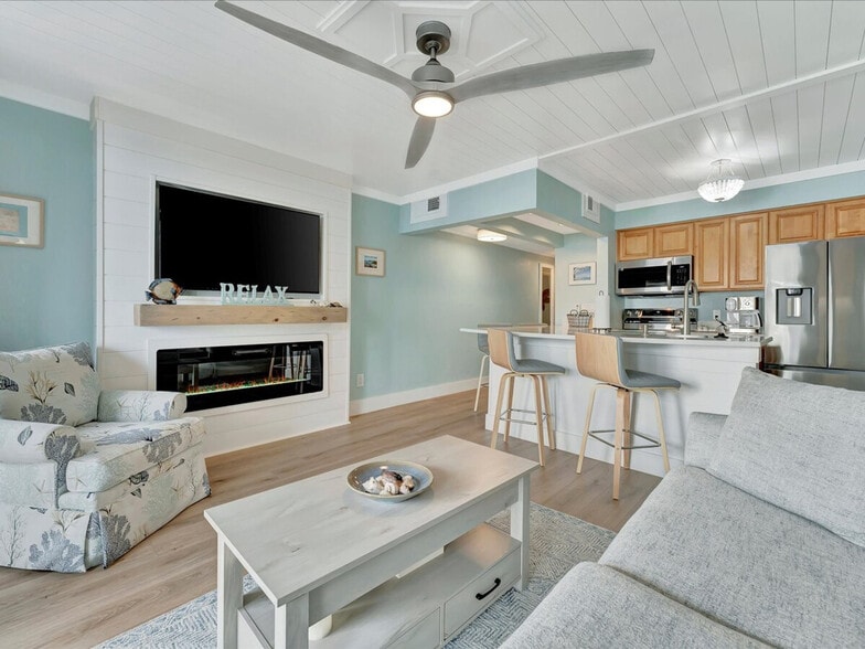 Building Photo - 2506 N Rocky Point Dr