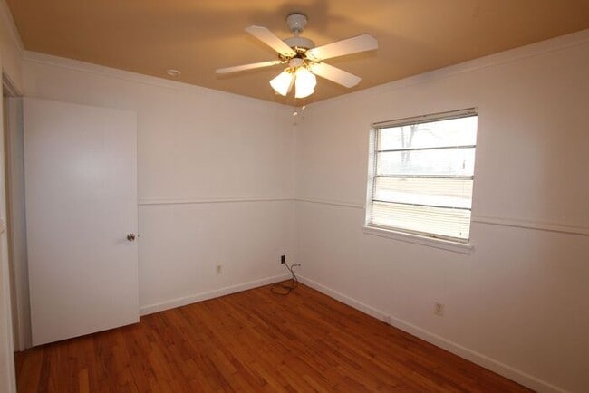 Building Photo - 3 Bed 2 Bath Home Near UT Tyler!