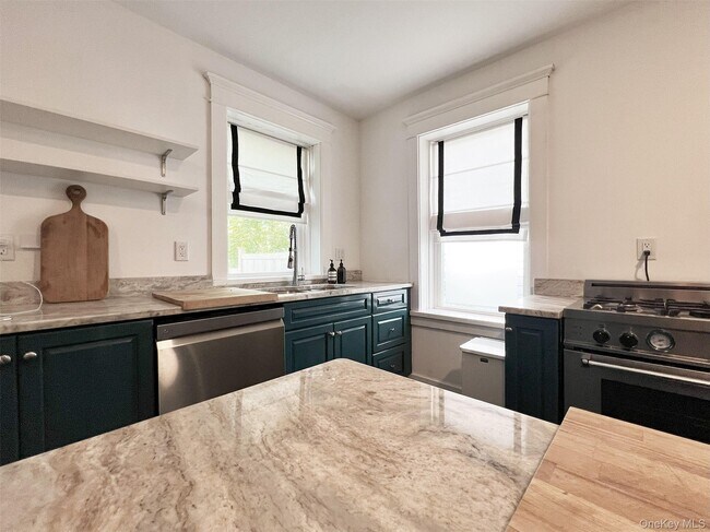 Building Photo - 17 Washington Ave