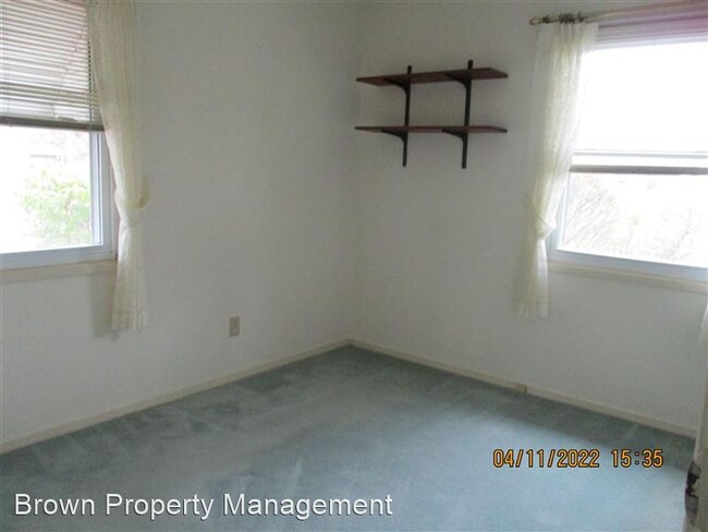 Building Photo - 3907 Memorial Dr