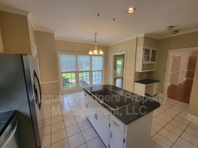 Building Photo - 650 Woodstone Way
