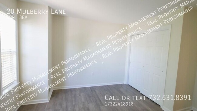 Building Photo - 20 Mulberry Ln