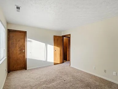 Building Photo - 2050 Woodtrail Dr