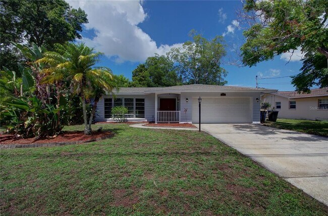 Building Photo - 904 Wellington Dr