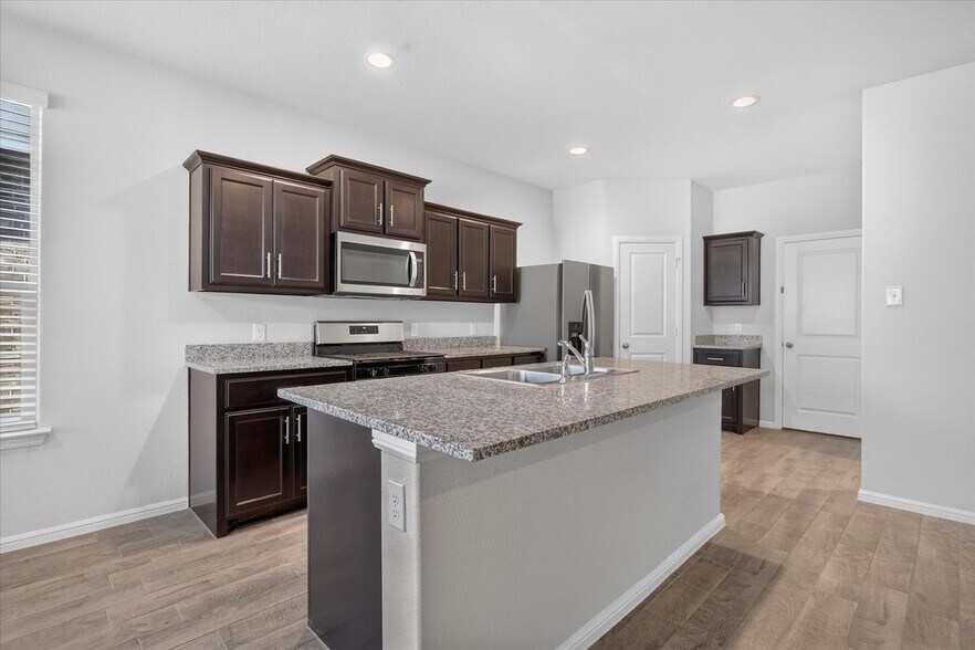 Building Photo - 8613 Wildwest Dr