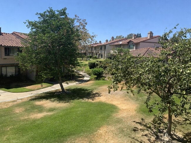 Building Photo - 9802 Mammoth Dr