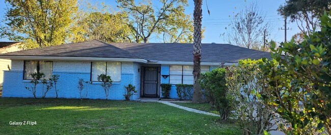 Primary Photo - 5515 W Airport Blvd