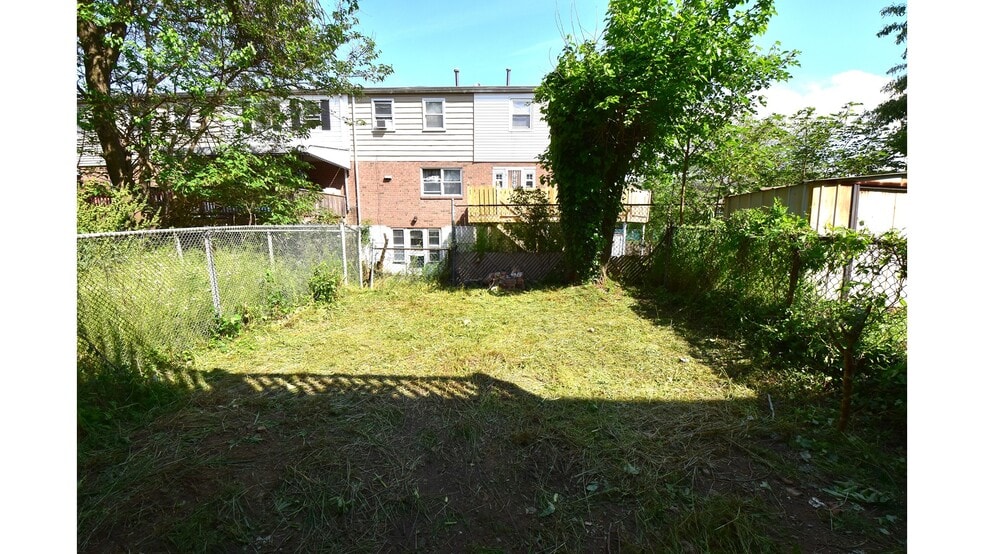 Building Photo - 8018 Chelwynde Ave