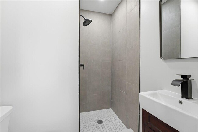 Building Photo - 212 Seaview Ave