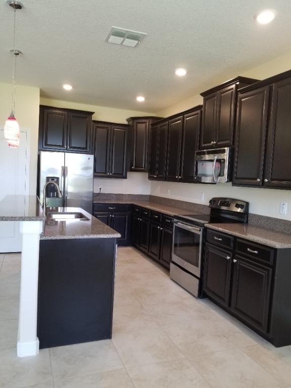 Building Photo - 15030 Evergreen Oak Loop
