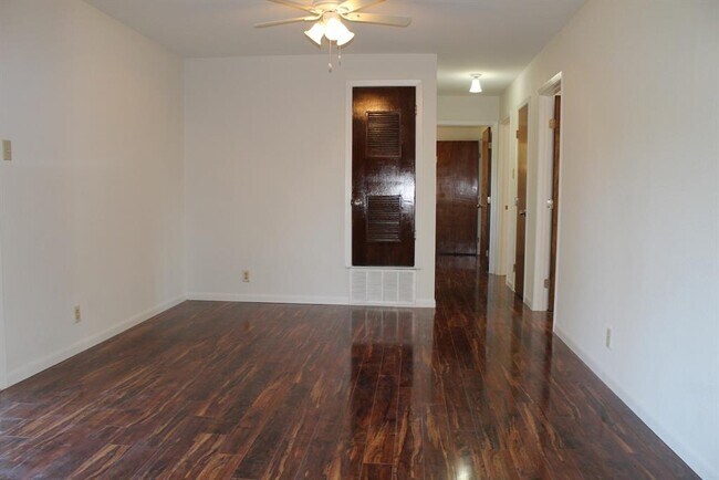 Building Photo - 4708 York Hill Dr