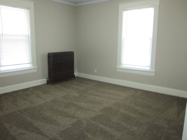 Building Photo - 1209 Scott Ave
