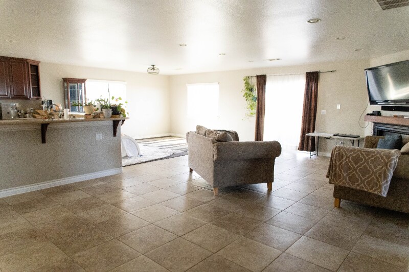 Building Photo - 12072 Pacific Rd