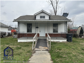 Building Photo - Fully Renovated 2 Bedroom Home in the Heart of Kingsport