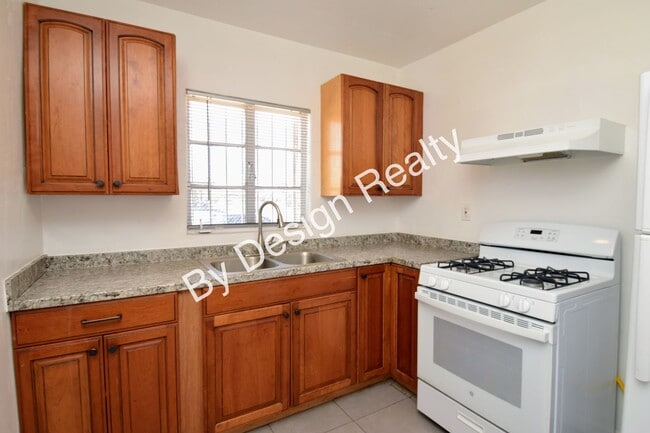 Building Photo - Modern Duplex with Huge Fenced Yard Near Downtown Tucson