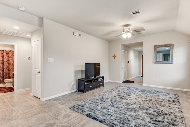 Building Photo - 12507 W Hillock Ln