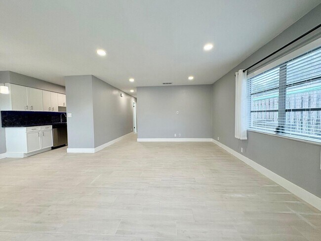 Building Photo - 831 SW 13th St