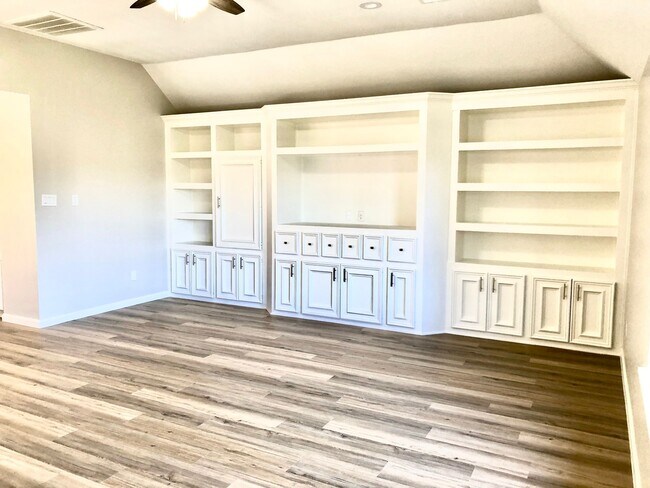 Building Photo - 5711 Silver Bay Ct