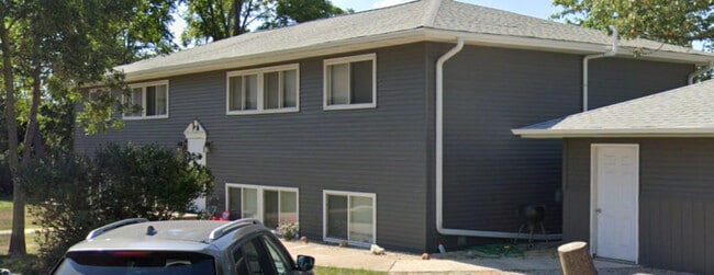 Primary Photo - 4831 Tama St SE