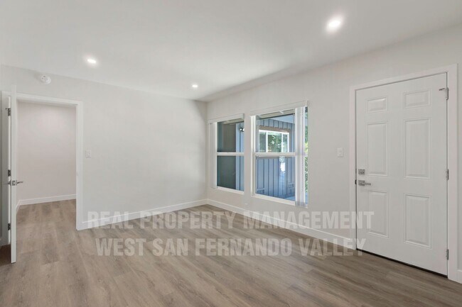 Building Photo - Beautifully Remodeled Single Family Home with Pool