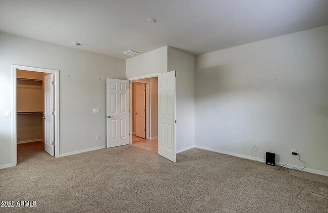 Building Photo - 6328 W Victory Way