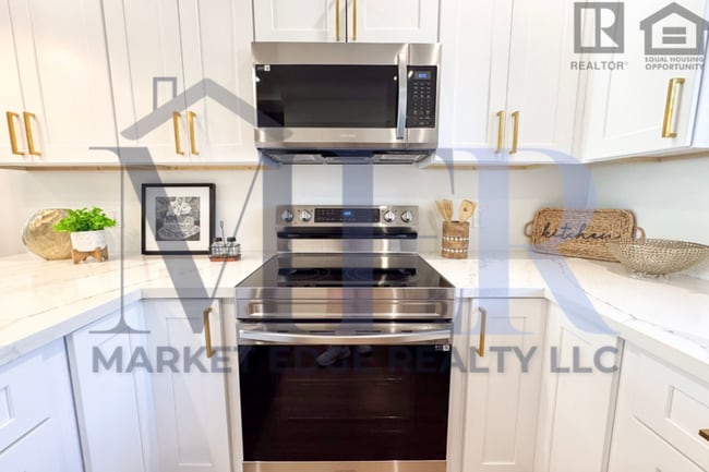 Building Photo - 165 Sugarloaf St