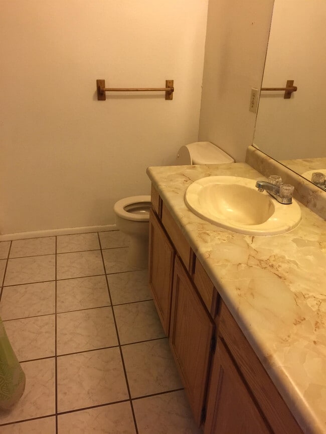 Building Photo - 1000 N Beaver St