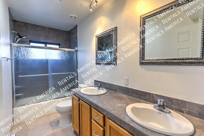 Building Photo - 7632 E Sabino Vista Dr