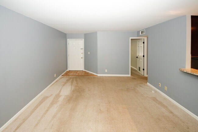 Building Photo - Secluded Community Near The Perimeter Mall