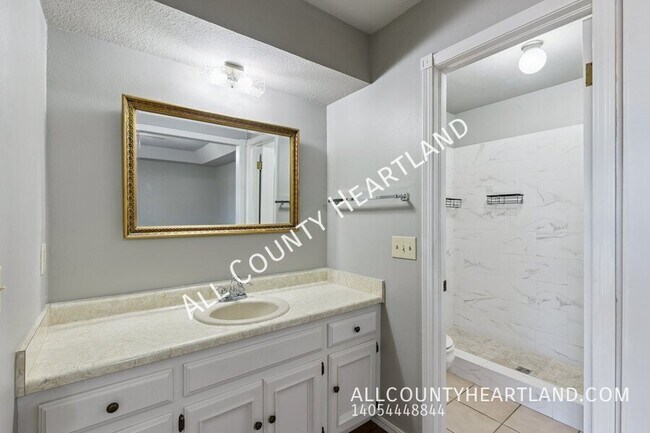 Building Photo - 2325 Cypress Ct