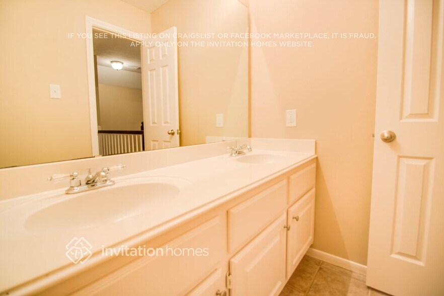 Building Photo - 7822 Heather Heights Way