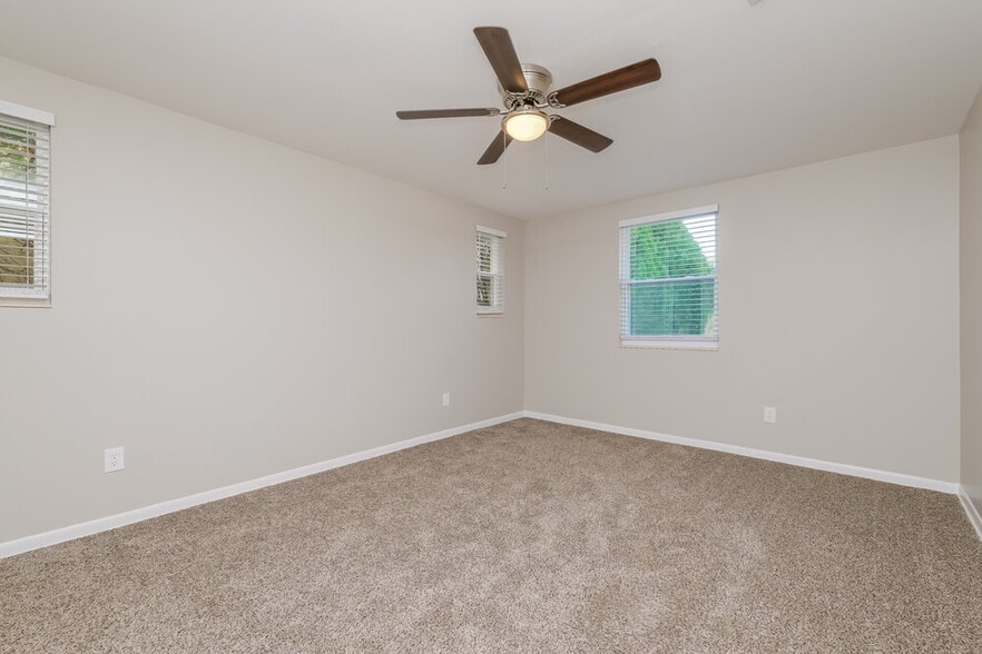 Building Photo - 9499 Hayes St