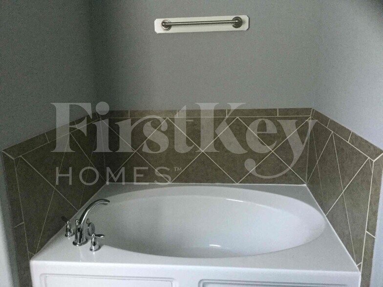 Building Photo - 7876 Galleon Field Ln