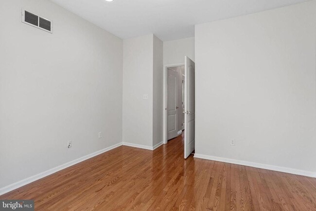 Building Photo - 50 Greylynne Dr