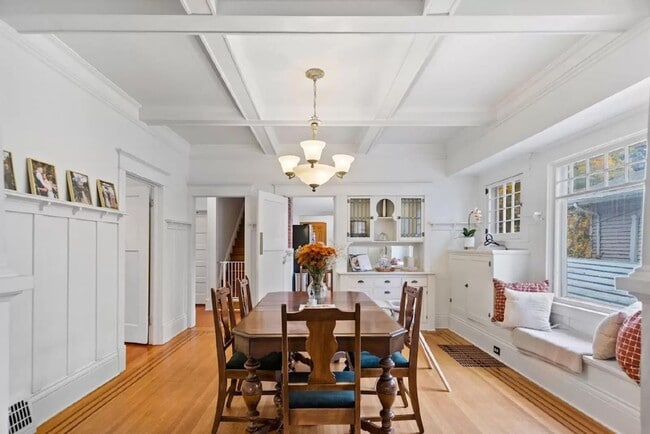Building Photo - Welcome to this charming craftsman home ne...