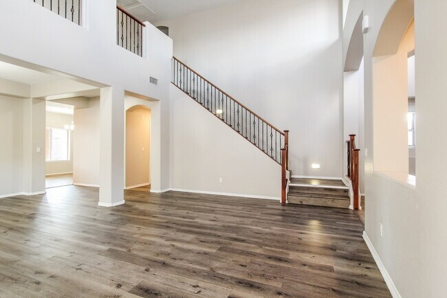 Building Photo - 5305 W Novak Way