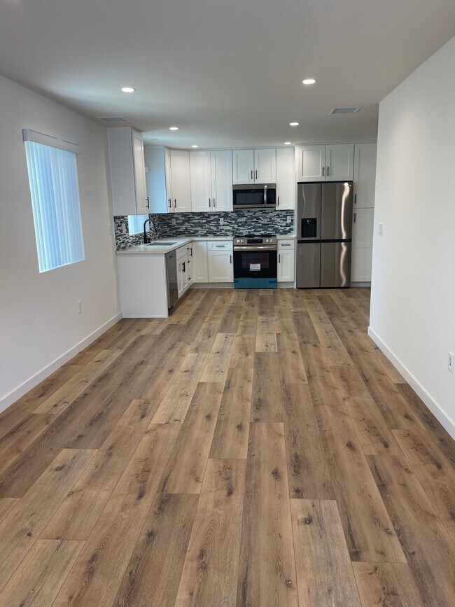 Building Photo - 7452 Loma Verde Ave